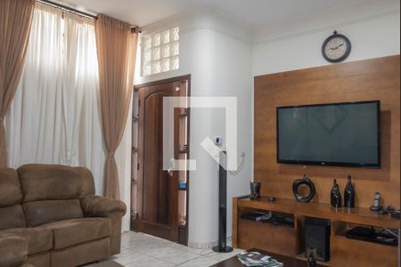 Sala 1 de casa à venda com 8 quartos, 280m² em Vila Inhamupe, Jundiaí
