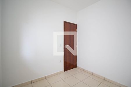 Quarto 2 de apartamento para alugar com 2 quartos, 42m² em Jardim Liderança, São Paulo