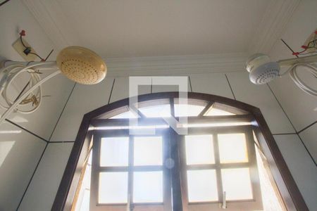 Casa à venda com 540m², 7 quartos e 3 vagas Casa à venda com 540m², 7 quartos e 3 vagasChuveiro