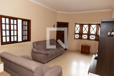 Sala de estar de casa à venda com 3 quartos, 134m² em Jardim Bom Clima, Guarulhos