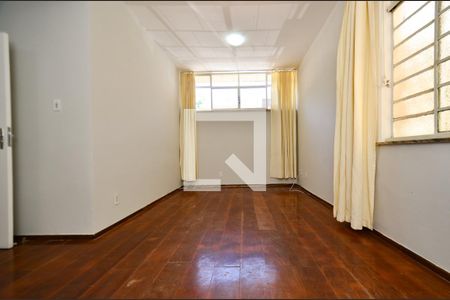 Sala de apartamento para alugar com 3 quartos, 110m² em Santa Efigênia, Belo Horizonte