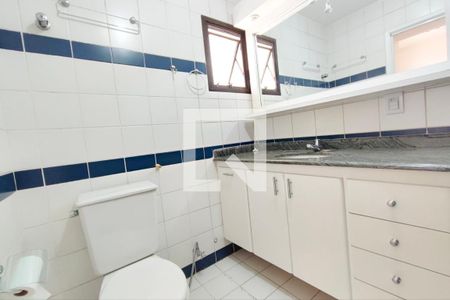 Banheiro de apartamento à venda com 1 quarto, 50m² em Cambuí, Campinas