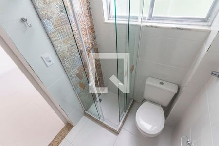 Banheiro de kitnet/studio para alugar com 1 quarto, 25m² em Centro, Rio de Janeiro