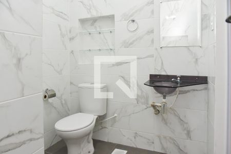 Banheiro de apartamento para alugar com 1 quarto, 29m² em Jardim Leopoldina, Porto Alegre