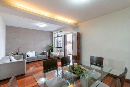 Sala de casa à venda com 5 quartos, 580m² em Caiçaras, Belo Horizonte