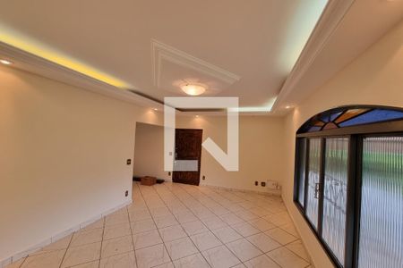 Sala de casa para alugar com 5 quartos, 277m² em Ribeirânia, Ribeirão Preto