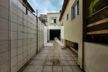 Casa à venda com 270m², 3 quartos e 5 vagas Casa à venda com 270m², 3 quartos e 5 vagasGaragem