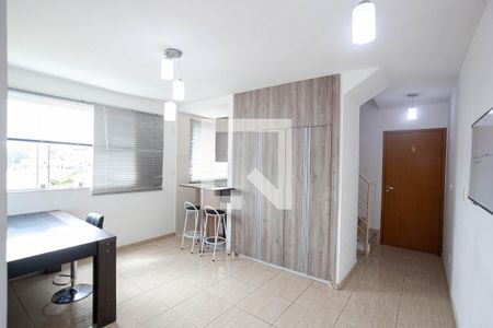 Sala 1 de apartamento para alugar com 2 quartos, 101m² em Jaqueline, Belo Horizonte