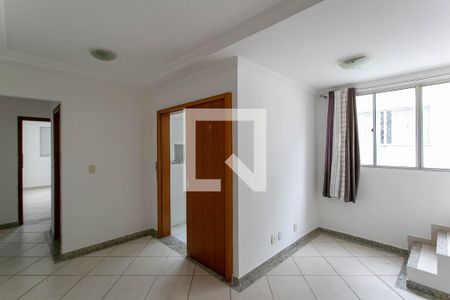 Sala de apartamento para alugar com 2 quartos, 120m² em Castelo, Belo Horizonte