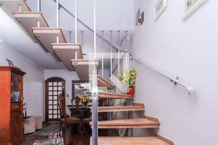 Escada de casa à venda com 3 quartos, 170m² em Vila Primavera, São Paulo