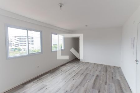 Quarto e Sala   de apartamento para alugar com 1 quarto, 31m² em Vila Mazzei, São Paulo