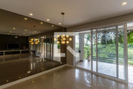 Sala de TV de casa de condomínio para alugar com 3 quartos, 285m² em Alphaville, Santana de Parnaíba