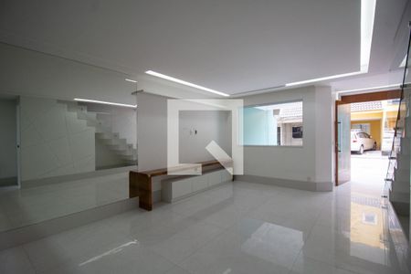 Sala de casa de condomínio para alugar com 3 quartos, 150m² em Vargem Pequena, Rio de Janeiro