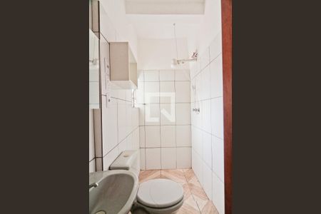 Banheiro de kitnet/studio para alugar com 1 quarto, 45m² em Vila Penteado, São Paulo