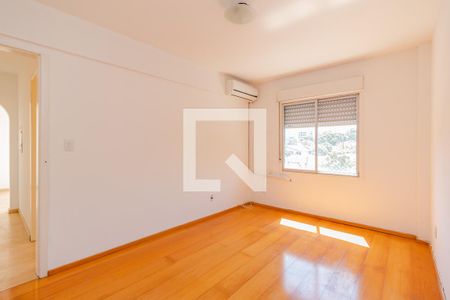 Quarto 1 de apartamento para alugar com 2 quartos, 61m² em Cristal, Porto Alegre