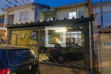 Casa para alugar com 200m², 4 quartos e 9 vagas Casa para alugar com 200m², 4 quartos e 9 vagasFachada