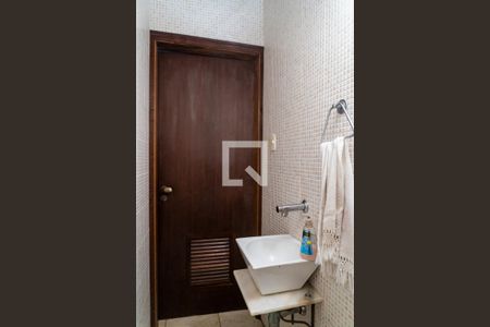 Casa para alugar com 200m², 4 quartos e 9 vagas Casa para alugar com 200m², 4 quartos e 9 vagasLavabo