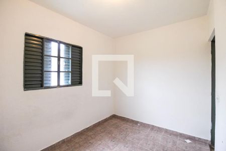 Quarto 1 de casa para alugar com 2 quartos, 100m² em Vila Alzira, São Paulo