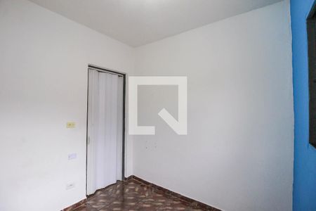 Quarto 2 de casa para alugar com 2 quartos, 100m² em Vila Alzira, São Paulo
