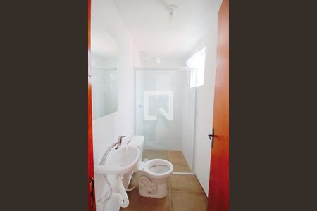 Banheiro  de kitnet/studio para alugar com 1 quarto, 43m² em Parque Pinheiros, Taboão da Serra