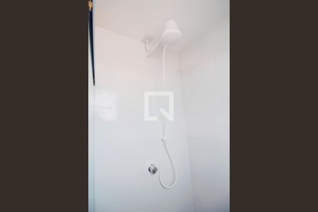 Banheiro  de kitnet/studio para alugar com 1 quarto, 43m² em Parque Pinheiros, Taboão da Serra