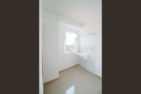Cozinha e Área de Serviço de kitnet/studio para alugar com 1 quarto, 43m² em Parque Pinheiros, Taboão da Serra