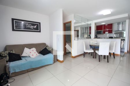 Sala de apartamento para alugar com 2 quartos, 75m² em Jacarepaguá, Rio de Janeiro