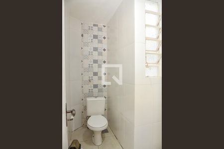 Lavabo de apartamento à venda com 1 quarto, 60m² em Passo da Areia, Porto Alegre