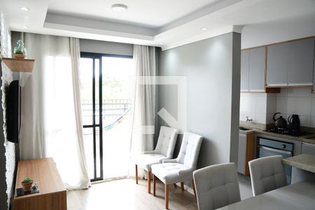 Sala de apartamento para alugar com 2 quartos, 52m² em Jardim Ísis, Cotia