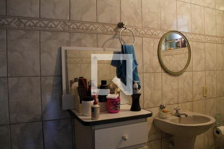 Casa à venda com 177m², 3 quartos e 2 vagas Casa à venda com 177m², 3 quartos e 2 vagasBanheiro Social