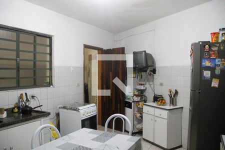 Casa à venda com 177m², 3 quartos e 2 vagas Casa à venda com 177m², 3 quartos e 2 vagasCozinha