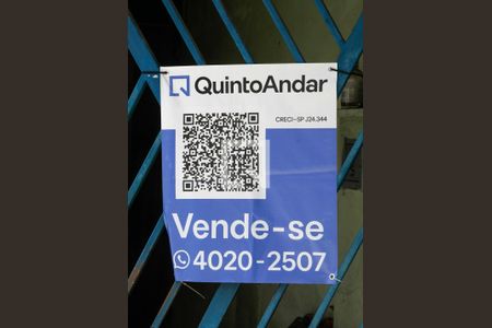 Casa à venda com 177m², 3 quartos e 2 vagas Casa à venda com 177m², 3 quartos e 2 vagasFachada
