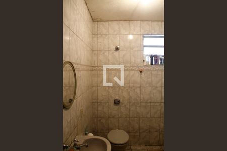 Casa à venda com 177m², 3 quartos e 2 vagas Casa à venda com 177m², 3 quartos e 2 vagasBanheiro Social