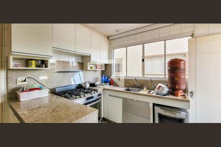 Cozinha de casa à venda com 3 quartos, 225m² em Jardim Ester, São Paulo