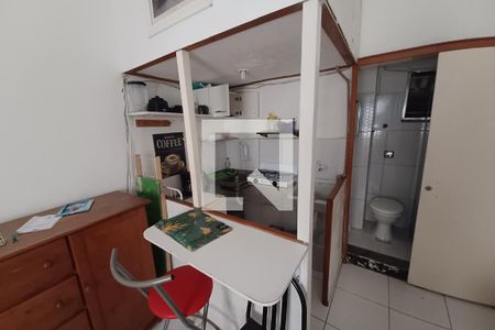 Cozinha de apartamento à venda com 1 quarto, 25m² em Centro, Niterói