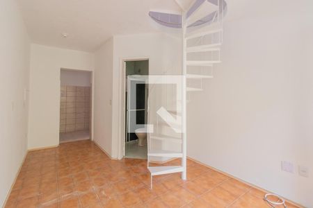 Sala de casa de condomínio à venda com 2 quartos, 40m² em São José, Porto Alegre
