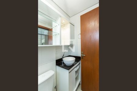 Banheiro de kitnet/studio à venda com 1 quarto, 29m² em Pátria Nova, Novo Hamburgo