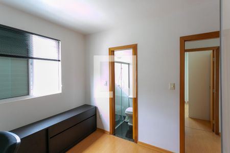 Quarto 1 - Semi Suíte de apartamento para alugar com 2 quartos, 68m² em Sion, Belo Horizonte