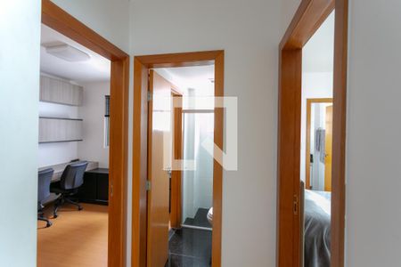 Corredor de apartamento à venda com 2 quartos, 68m² em Sion, Belo Horizonte