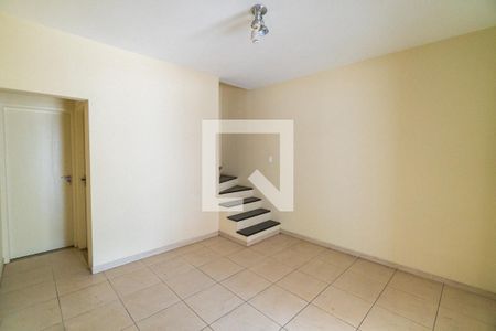 Sala 1 de casa para alugar com 3 quartos, 130m² em Mirandópolis, São Paulo