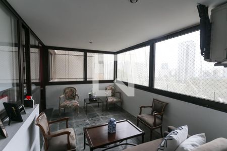 varanda de apartamento para alugar com 3 quartos, 200m² em Real Parque, São Paulo