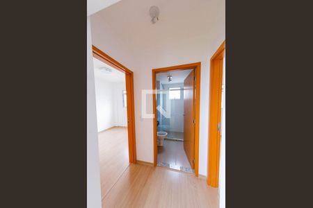 Corredor de apartamento para alugar com 2 quartos, 47m² em Engenho Nogueira, Belo Horizonte