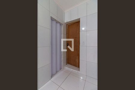 Acesso Quarto 2 e Banheiro de casa para alugar com 2 quartos, 80m² em Limoeiro, São Paulo