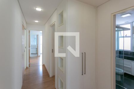 Corredor de apartamento para alugar com 4 quartos, 140m² em Funcionários, Belo Horizonte