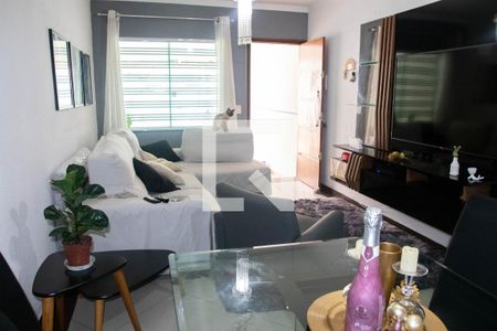Sala de casa à venda com 3 quartos, 120m² em Vila Santa Terezinha (zona Norte), São Paulo