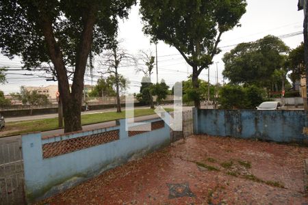 Vista da Sala de Estar de casa para alugar com 3 quartos, 80m² em Marechal Hermes, Rio de Janeiro