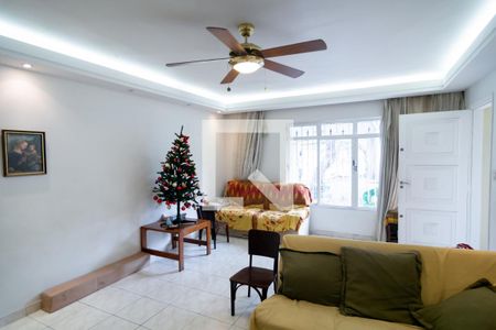 Sala de casa para alugar com 3 quartos, 200m² em Jardim Aeroporto, São Paulo