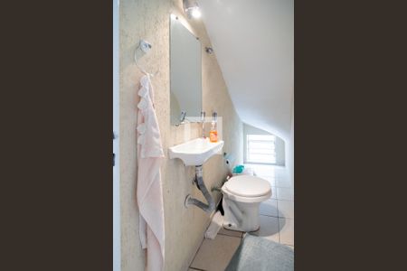 Lavabo de casa para alugar com 3 quartos, 200m² em Jardim Aeroporto, São Paulo