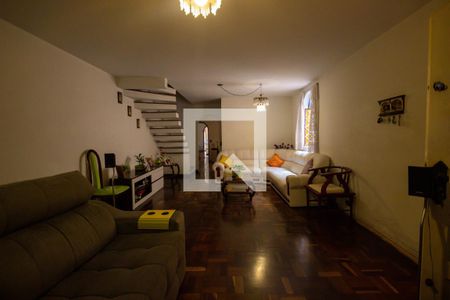 Sala de casa à venda com 4 quartos, 210m² em Cidade Dutra, São Paulo