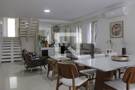 Sala de estar e jantar de casa de condomínio à venda com 4 quartos, 350m² em Alphaville Dom Pedro, Campinas